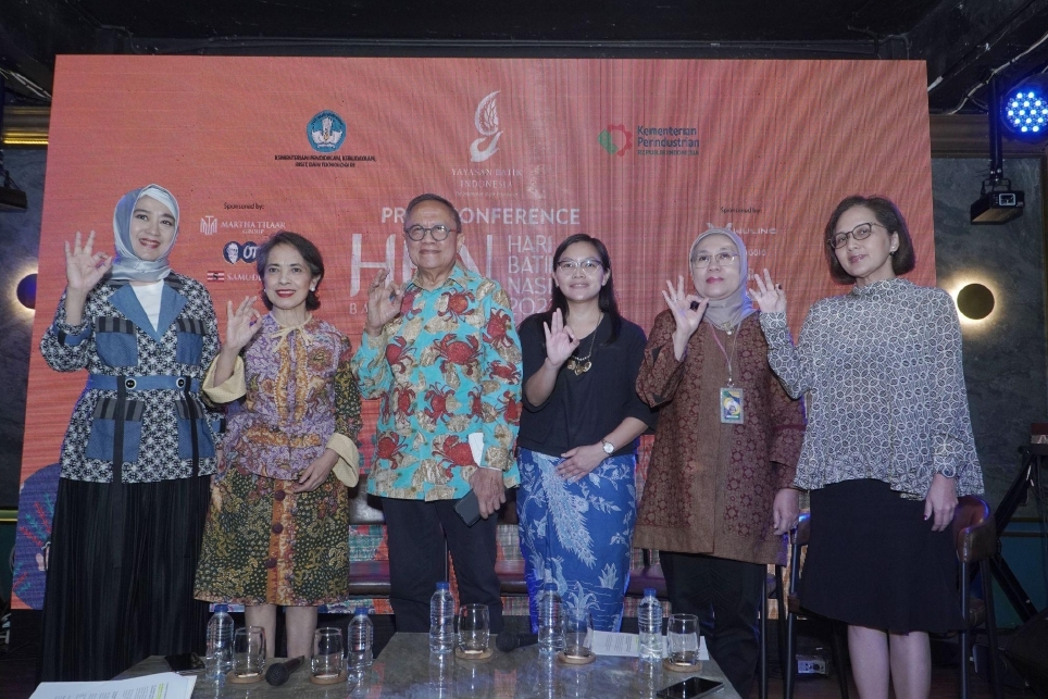Konferensi pers Hari Batik Nasional 2023 yang diselenggarakan di Jakarta.