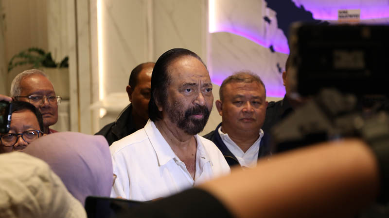 Surya Paloh menganggap AHY sebagai adik yang memiliki masa depan cerah. 