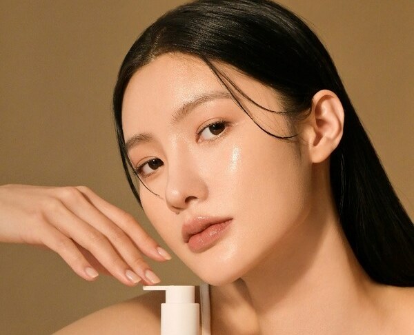 Permasalahan kulit berjerawat yang kian merajalela membuat kebutuhan skincare yang tepat.