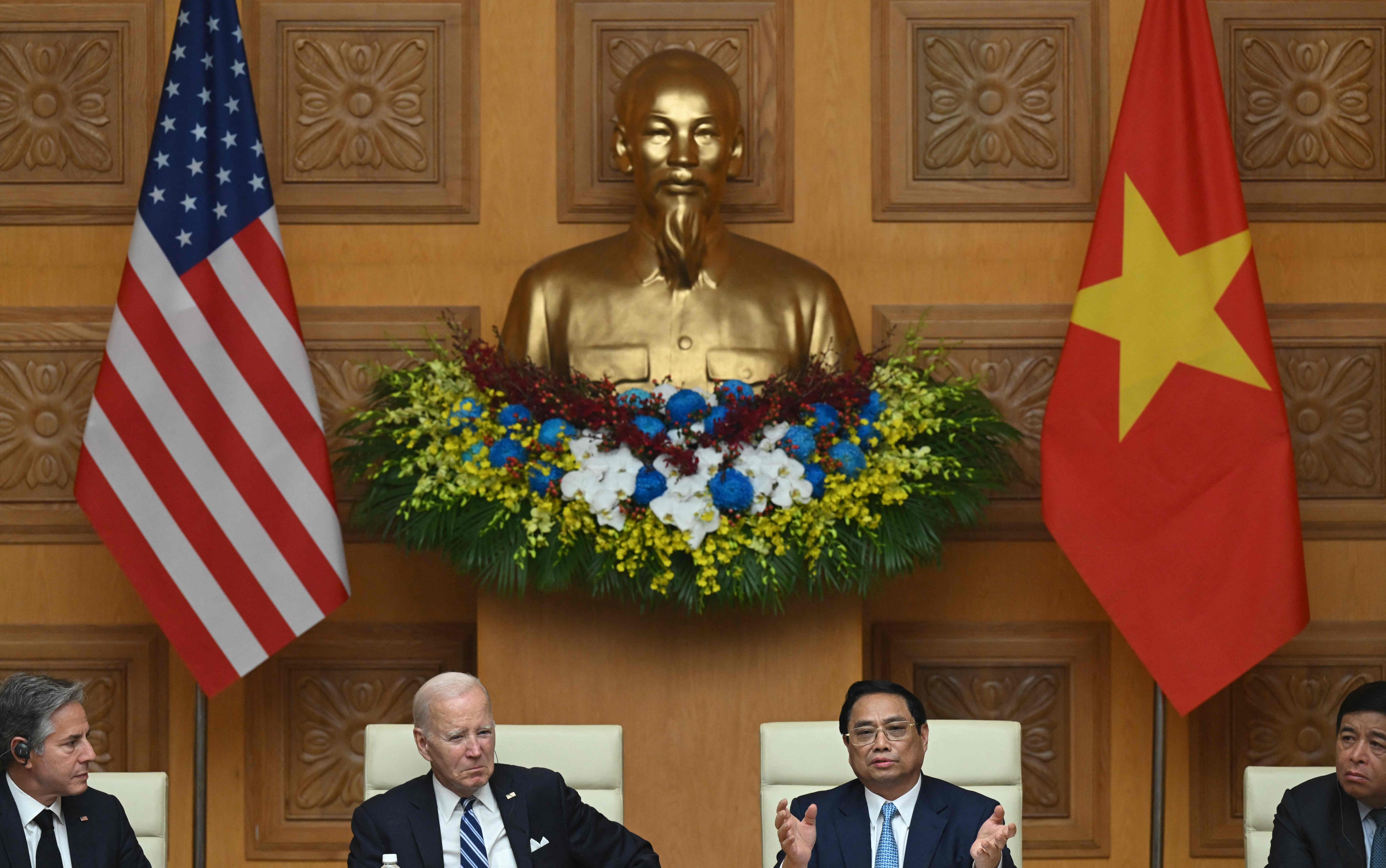 Biden Pimpin Pertemuan Eksekutif Sektor Teknologi di Vietnam