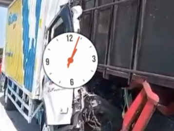 Kecelakaan di tol Ngawi.