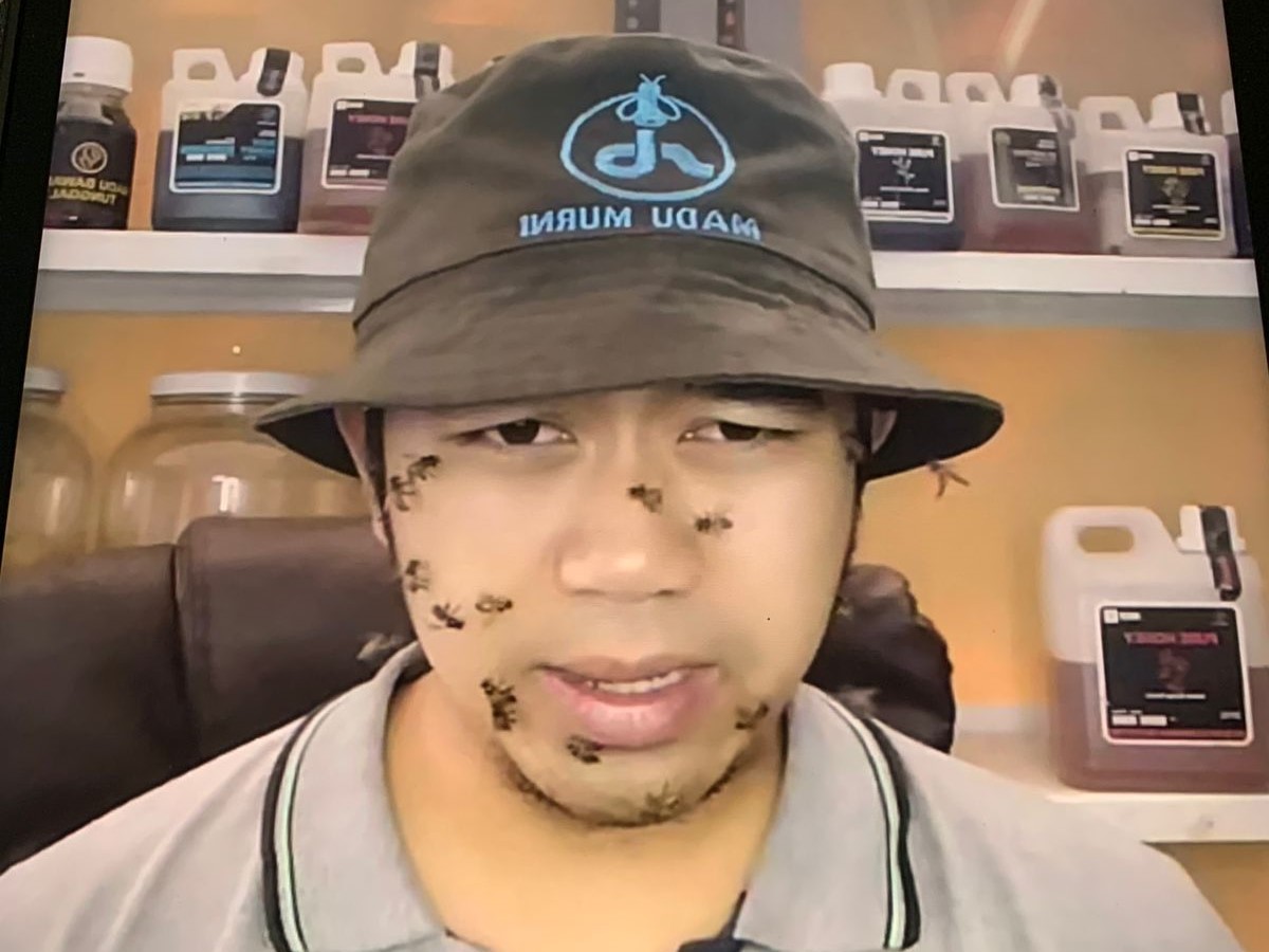 Ahmad dengan akun @madumurnisb di TikTok Shop. 