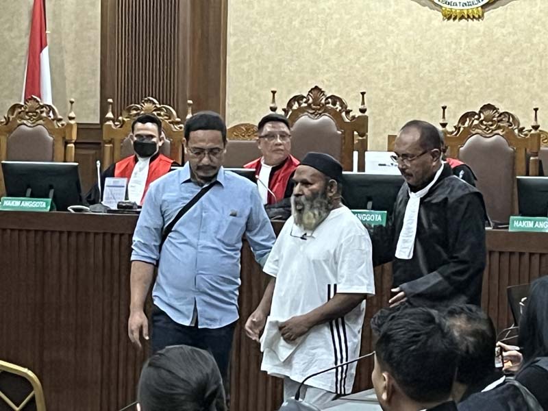 Lukas Enembe dituntut penjara 10 tahun oleh JPU pada KPK.