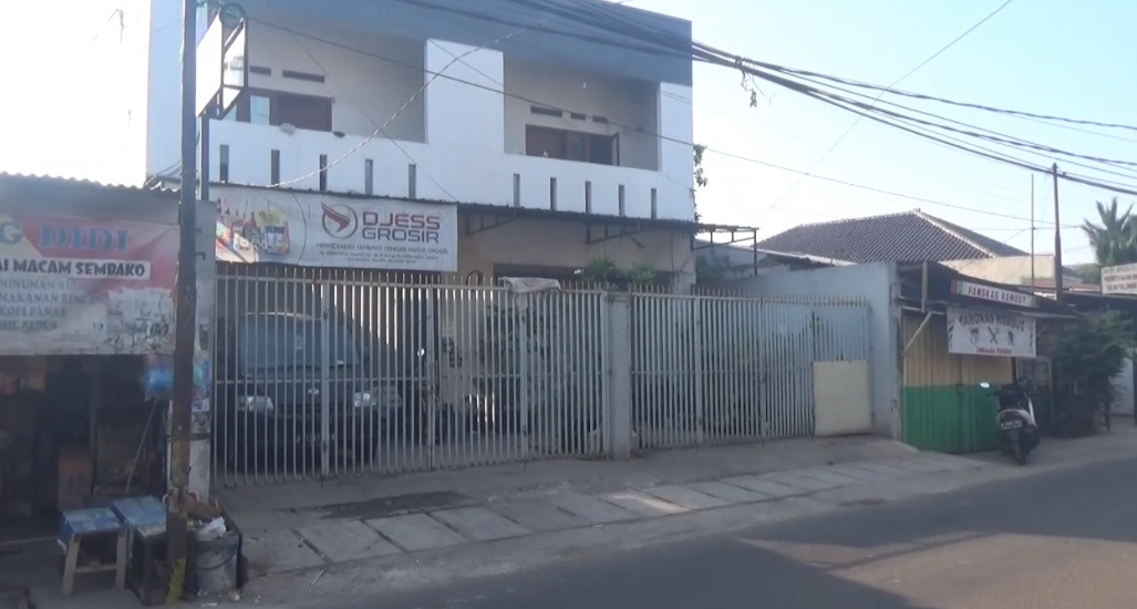 Rumah TKP yang dijadikan studio tempat syuting film porno di Jakarta Selatan.
