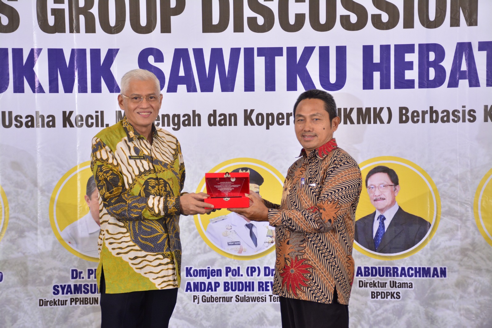  Kegiatan Focus Group Discussion (FGD) tentang kelapa sawit di Kendari, Sultra, pada 24-26 September 2023.