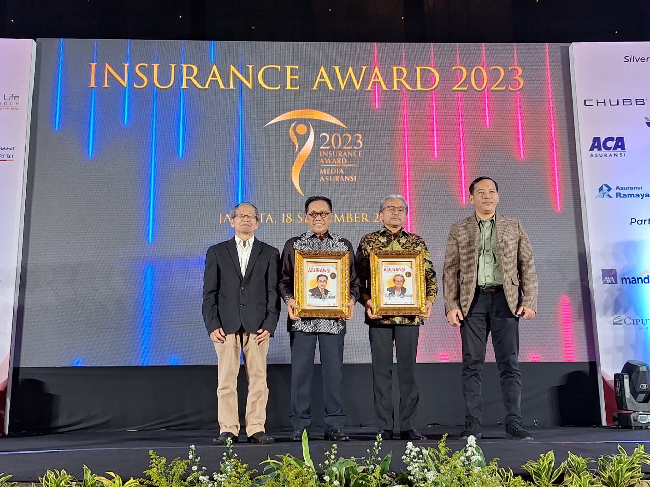 Berdasarkan Kinerja 2022, 44 Perusahaan Asuransi Terima Penghargaan Insurance Award 2023