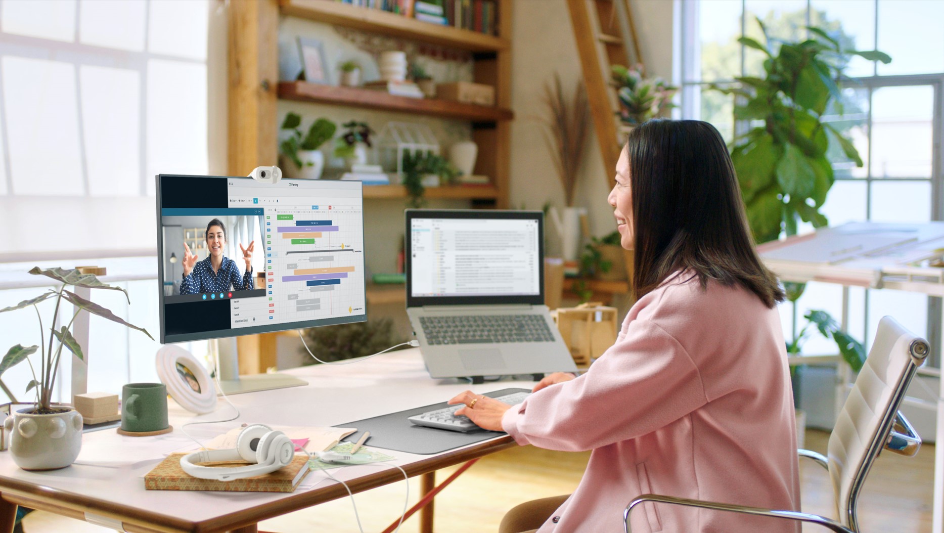 Brio 100 Full HD Webcam keluaran Logitech