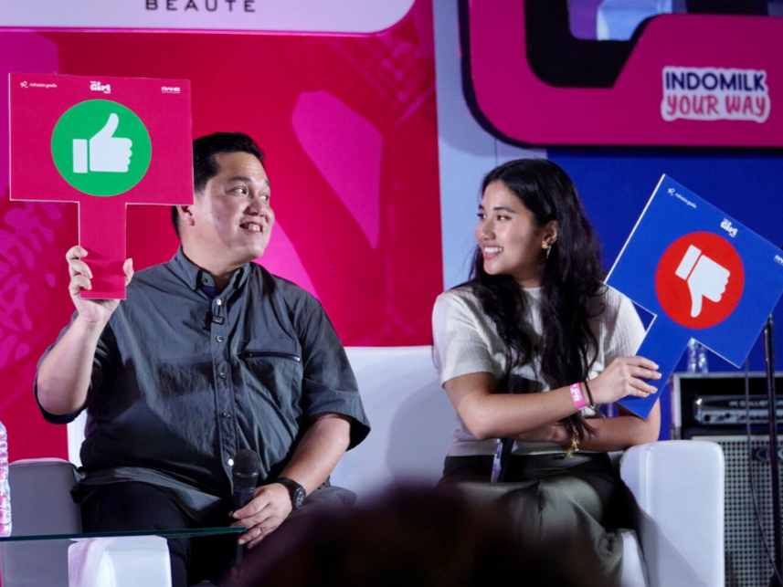 Kedekatan Erick Thohir dan Anaknya di The Girl Fest Surabaya