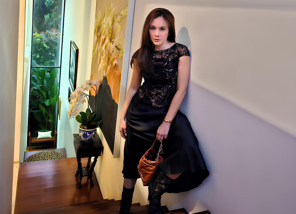 Aktris Wulan Guritno akan dipanggil ke Bareskrim terkait kasus judi online.