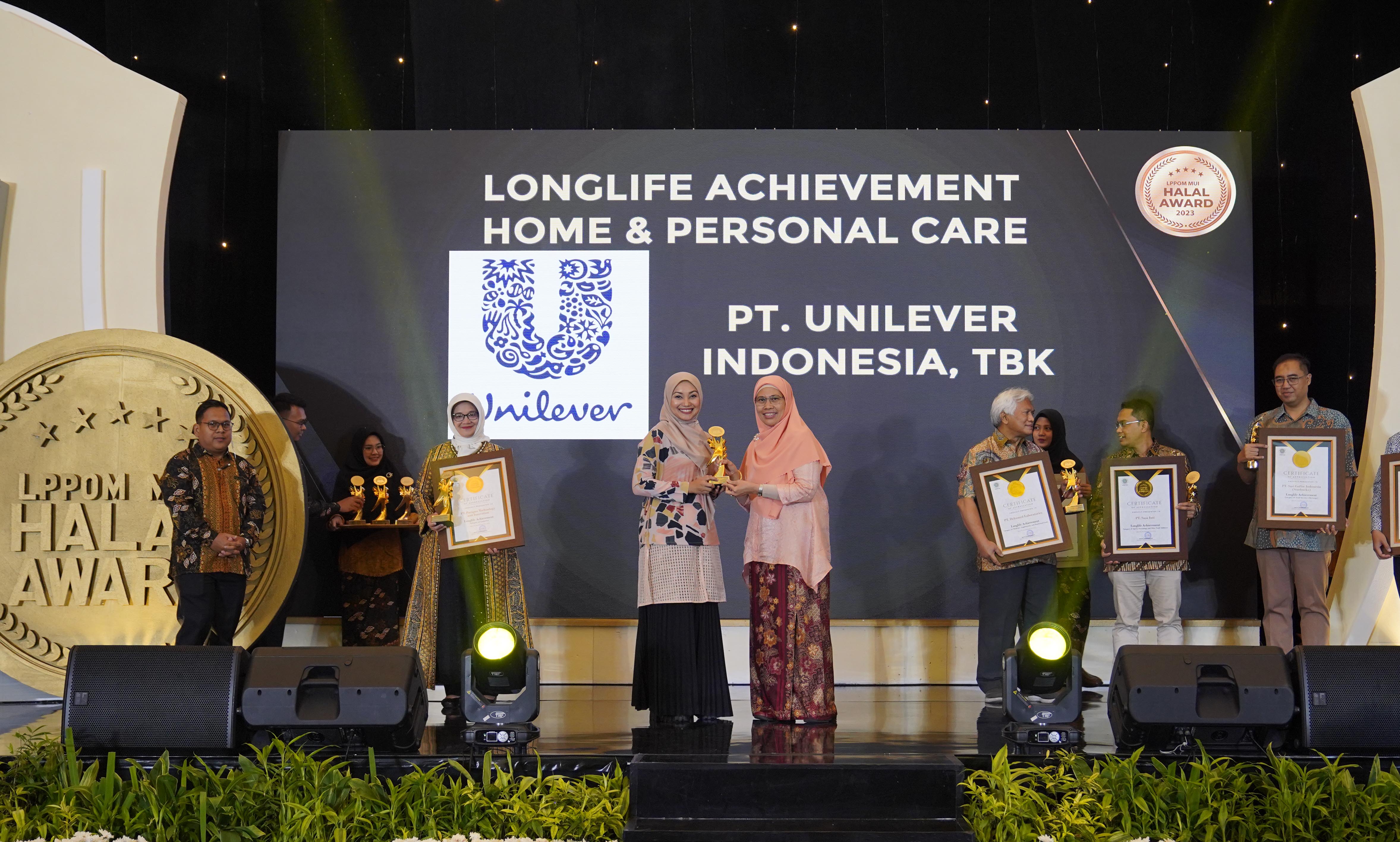 Penghargaan untuk Unilever di ajang Halal Award 2023