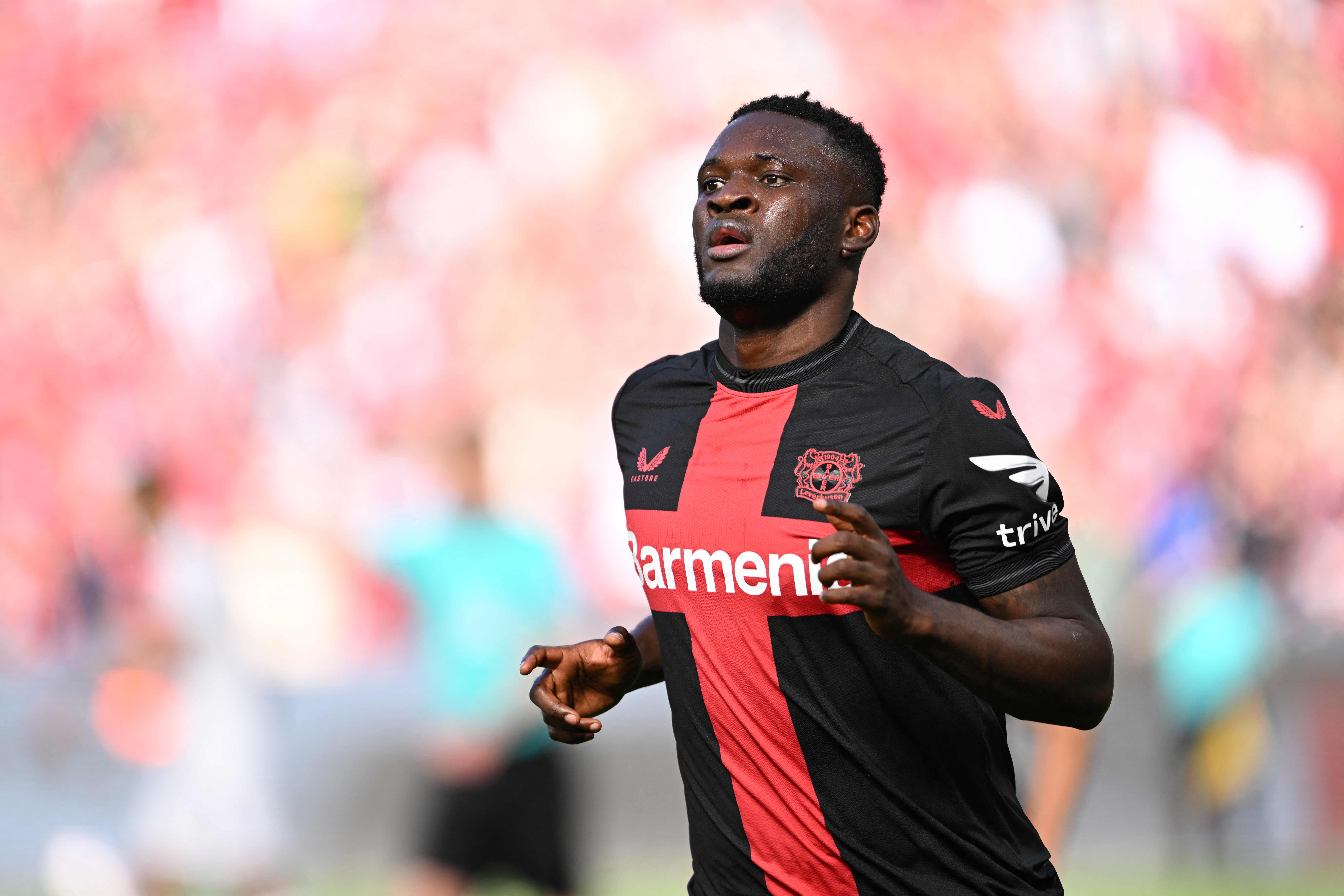 Penyerang Bayer Leverkusen Victor Boniface melakukan selebrasi usai mencetak gol ke gawang Heidenheim di laga Bundesliga.