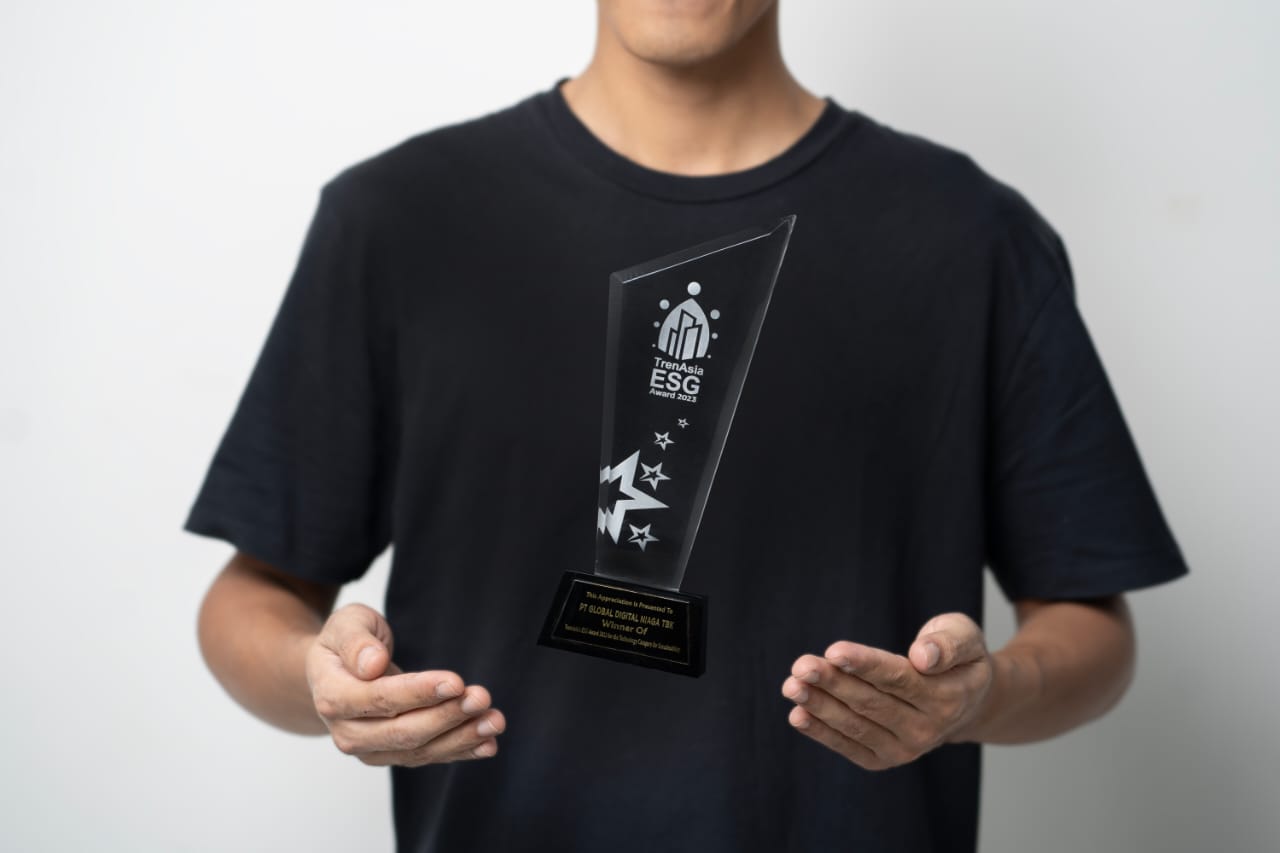 Plakat penghargaan Trenasia ESG Awrads 2023