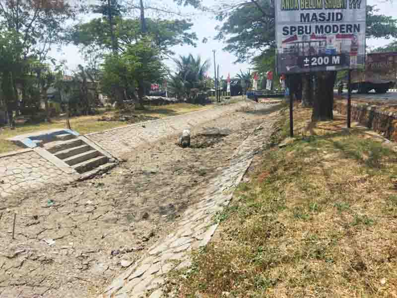 Sebanyak 8.616 orang dilaporkan menderita diare di Kota Semarang akibat krisis air bersih.