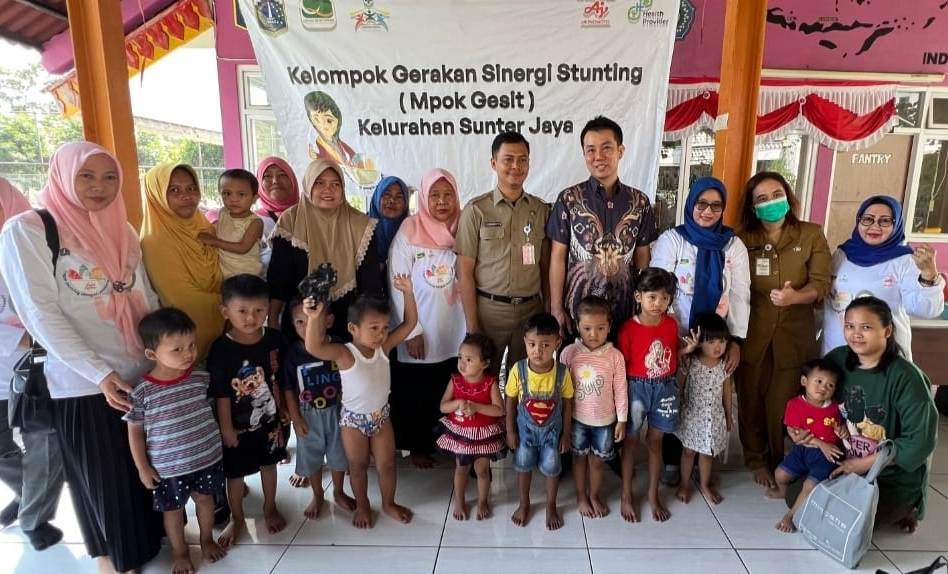 PT Ajinomoto Indonesia memberi edukasi kepada para ibu dan kader posyandu atasi stunting di Sunter Jaya, Jakarta Utara.