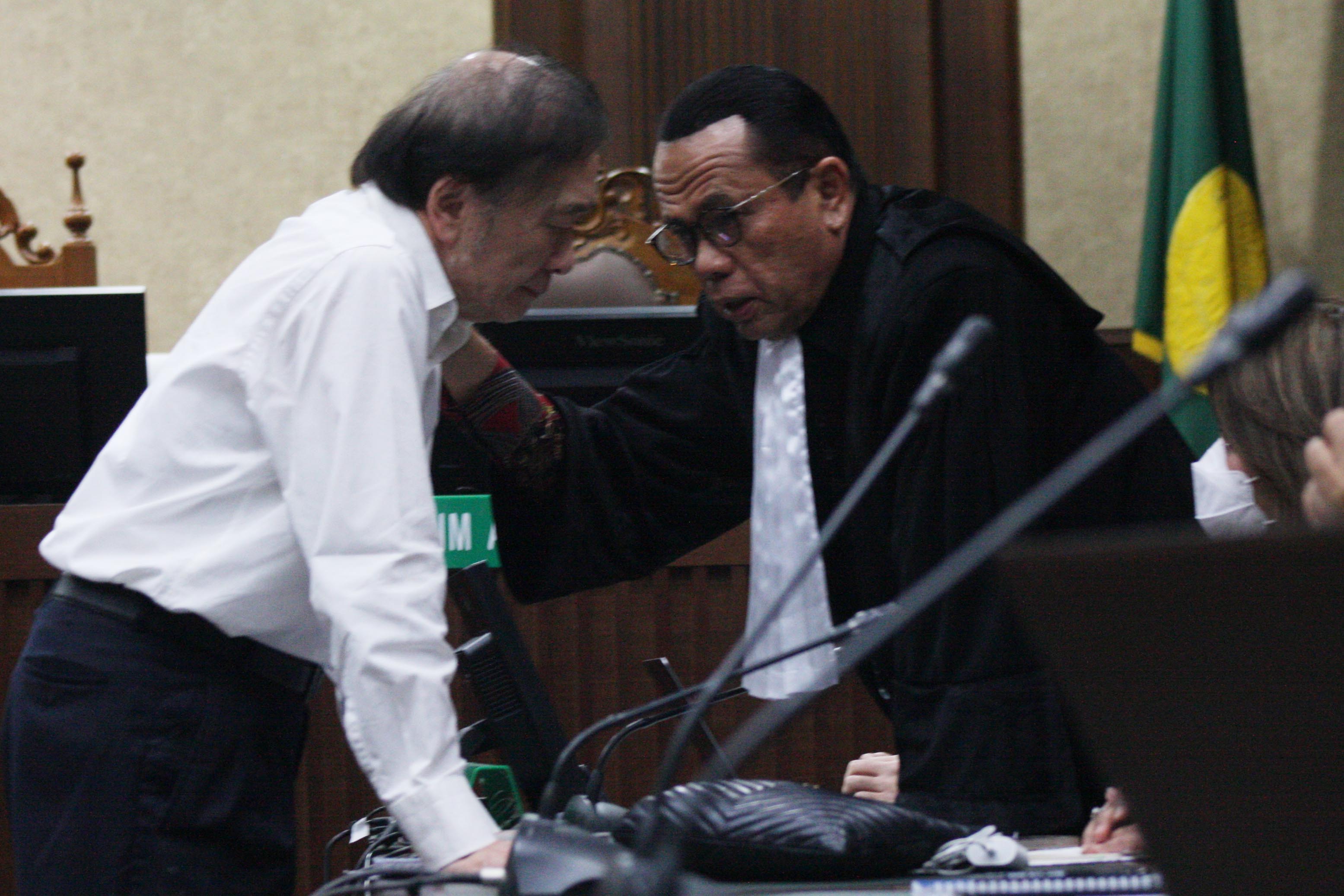 Pemilik PT Duta Palma Group Surya Darmadi setelah menjalani sidang putusan atas kasus dugaan korupsi dan pencucian uang 