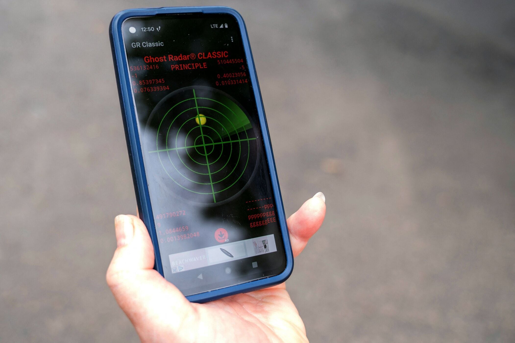 Ilustrasi melacak lokasi seseorang dengan menggunakan nomor telepon.