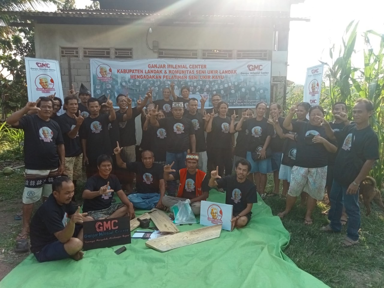 Pelatihan seni ukir kayu di Kalimantan Barat