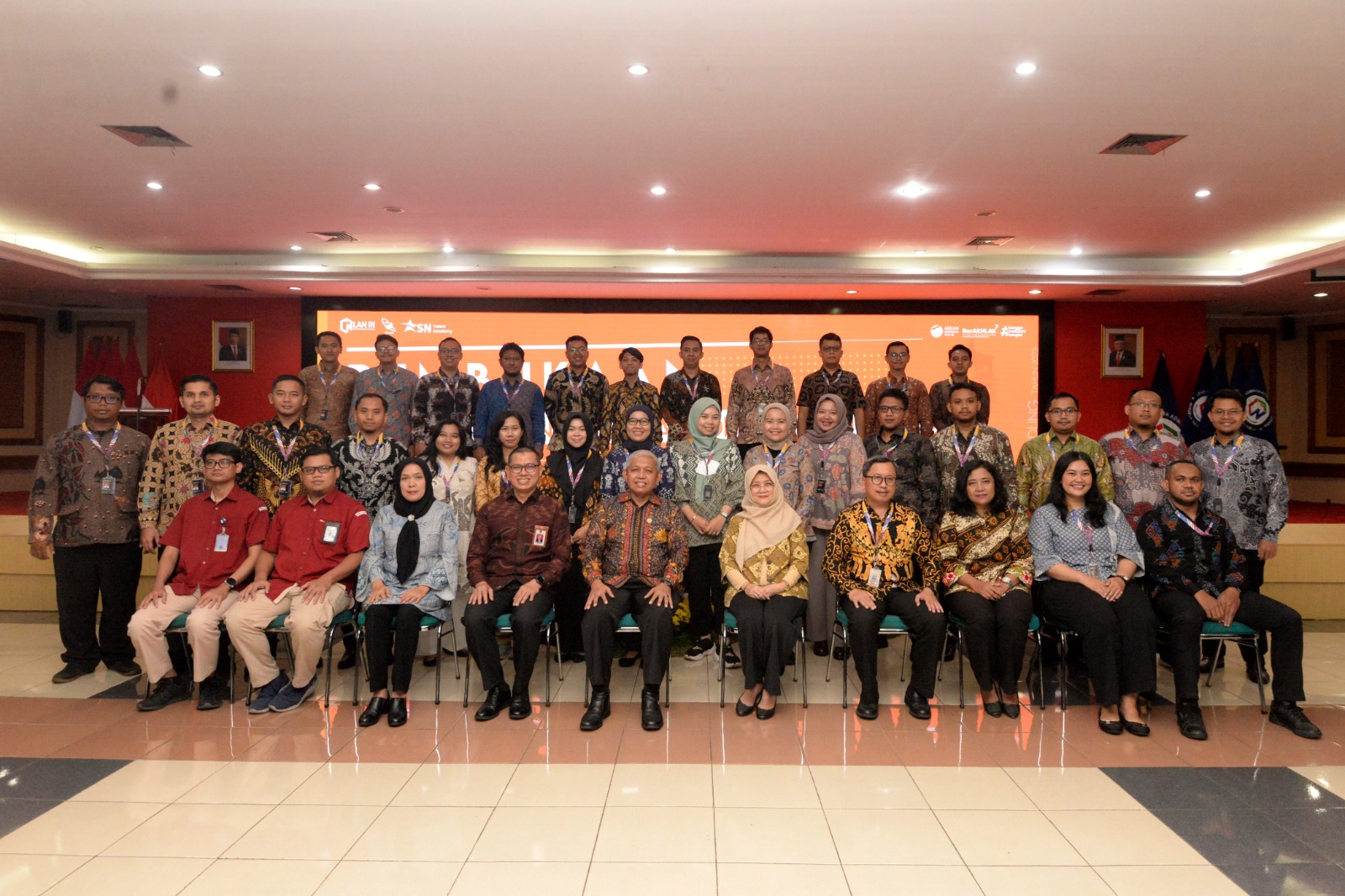 Para peserta tahap Bundling ASN Talent Academy (ATA) tahun 2023, di Graha Makarti Bhakti Nagari, ASN Corporate University.