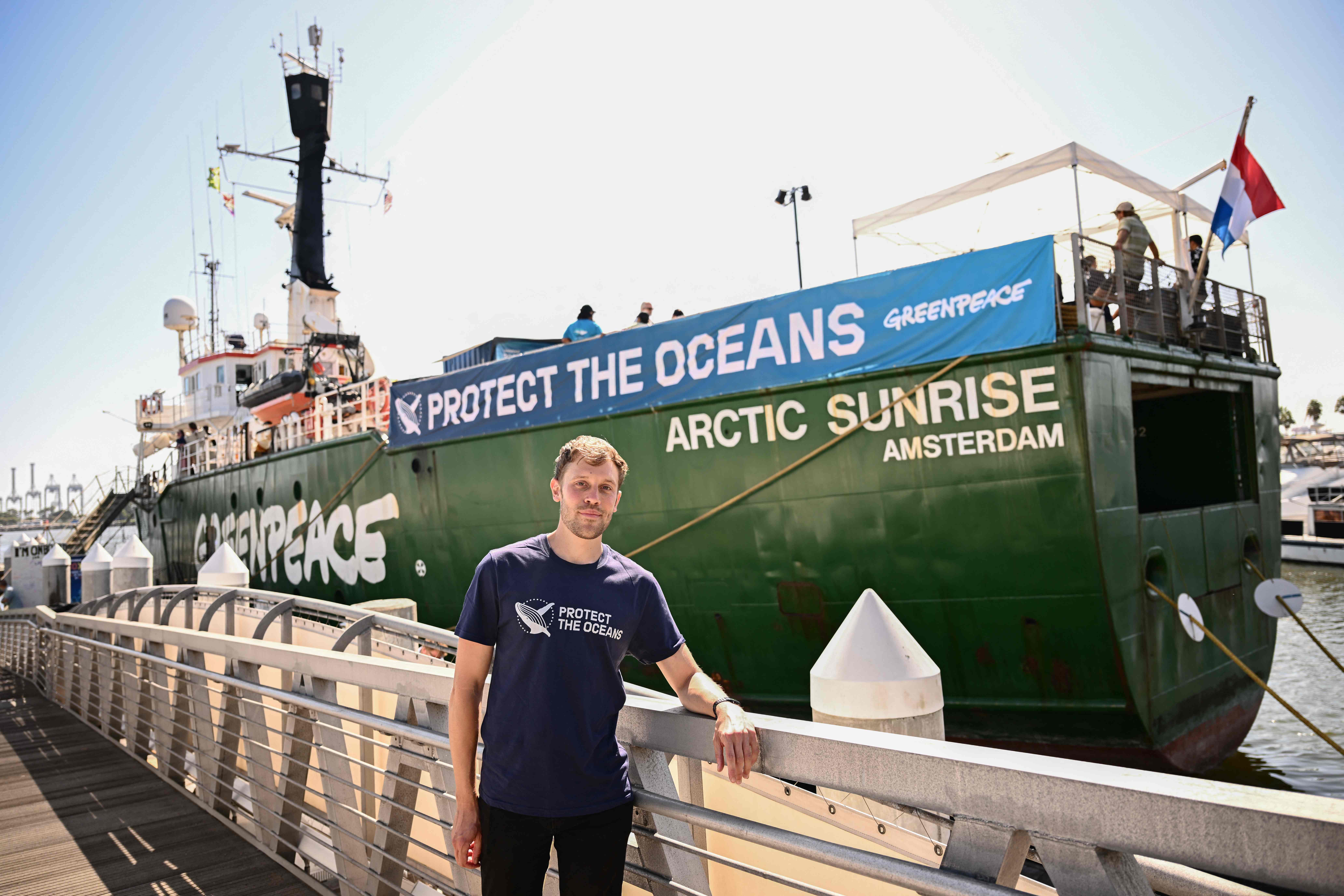 Aktivis kelautan Greenpeace, Chris Thorne