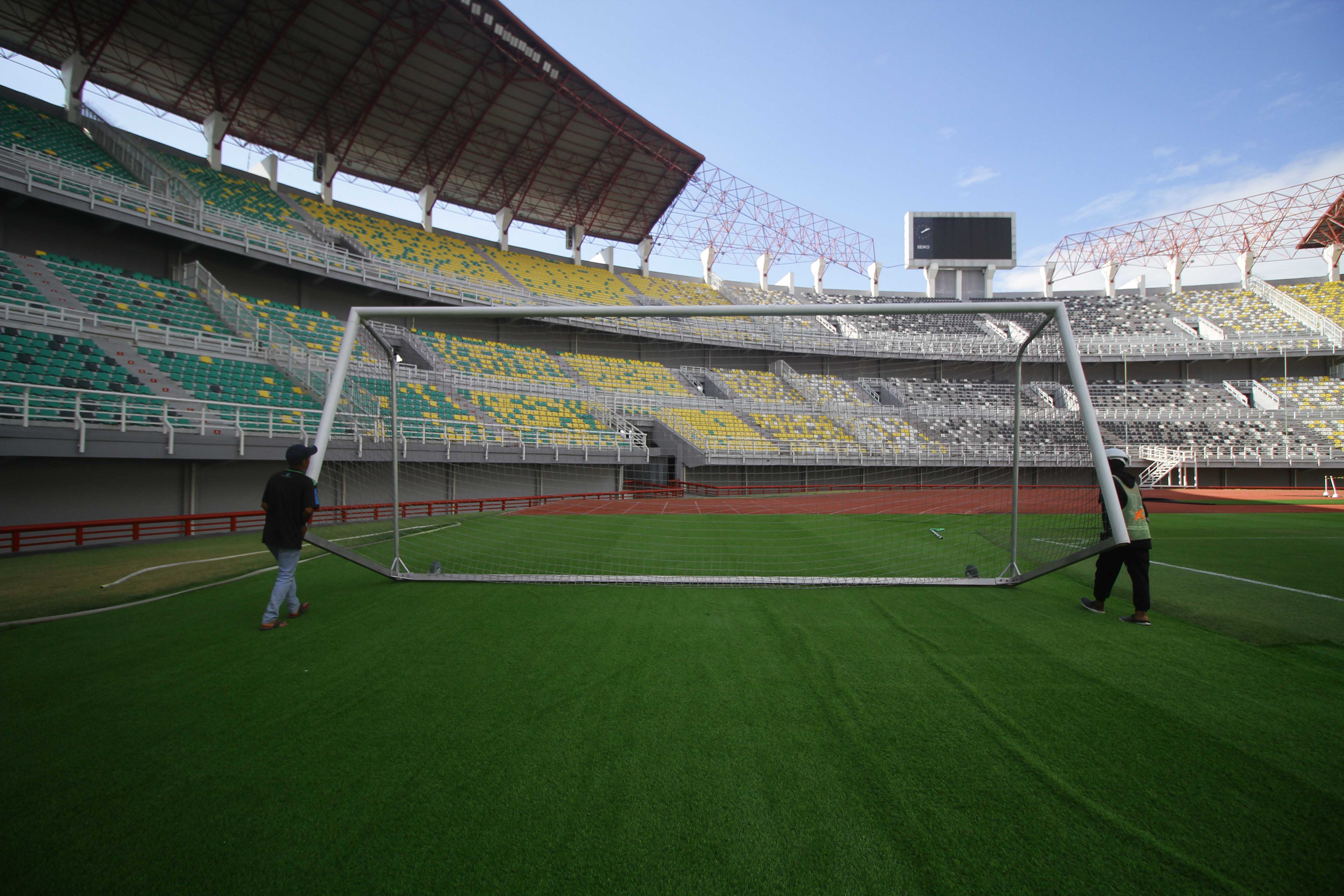 Stadion Gelora Bung Tomo, Surabaya, Jawa Timur.