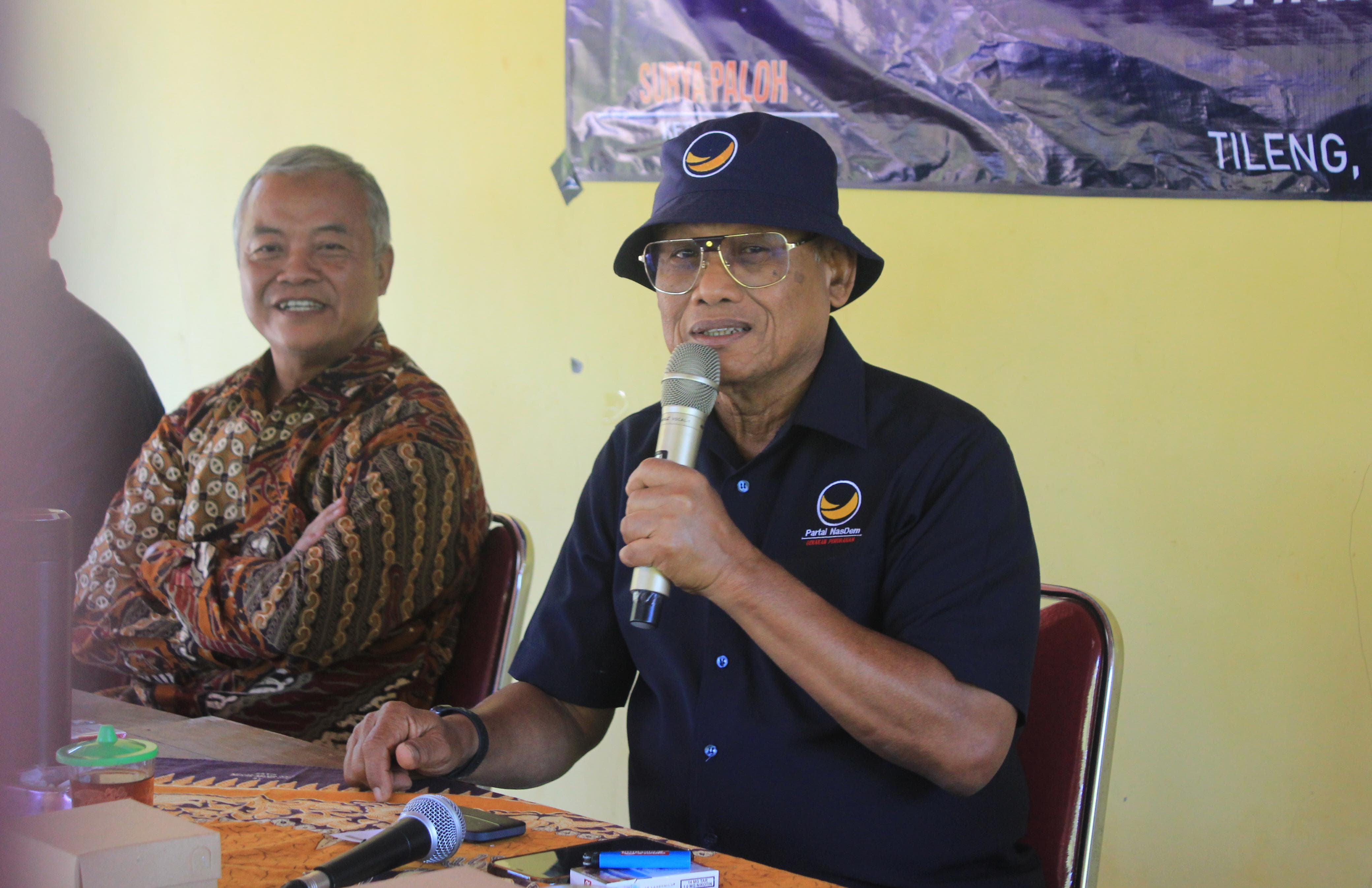 Anggota DPR RI Fraksi NasDem Subardi saat menggelar diskusi dengan pemilih muda di Yogyakarta, Senin (4/9).