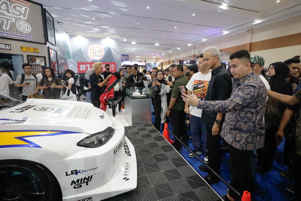Ganjar Pranowo menghadiri Indonesia Modification and Lifestyle Expo (IMX) di Senayan