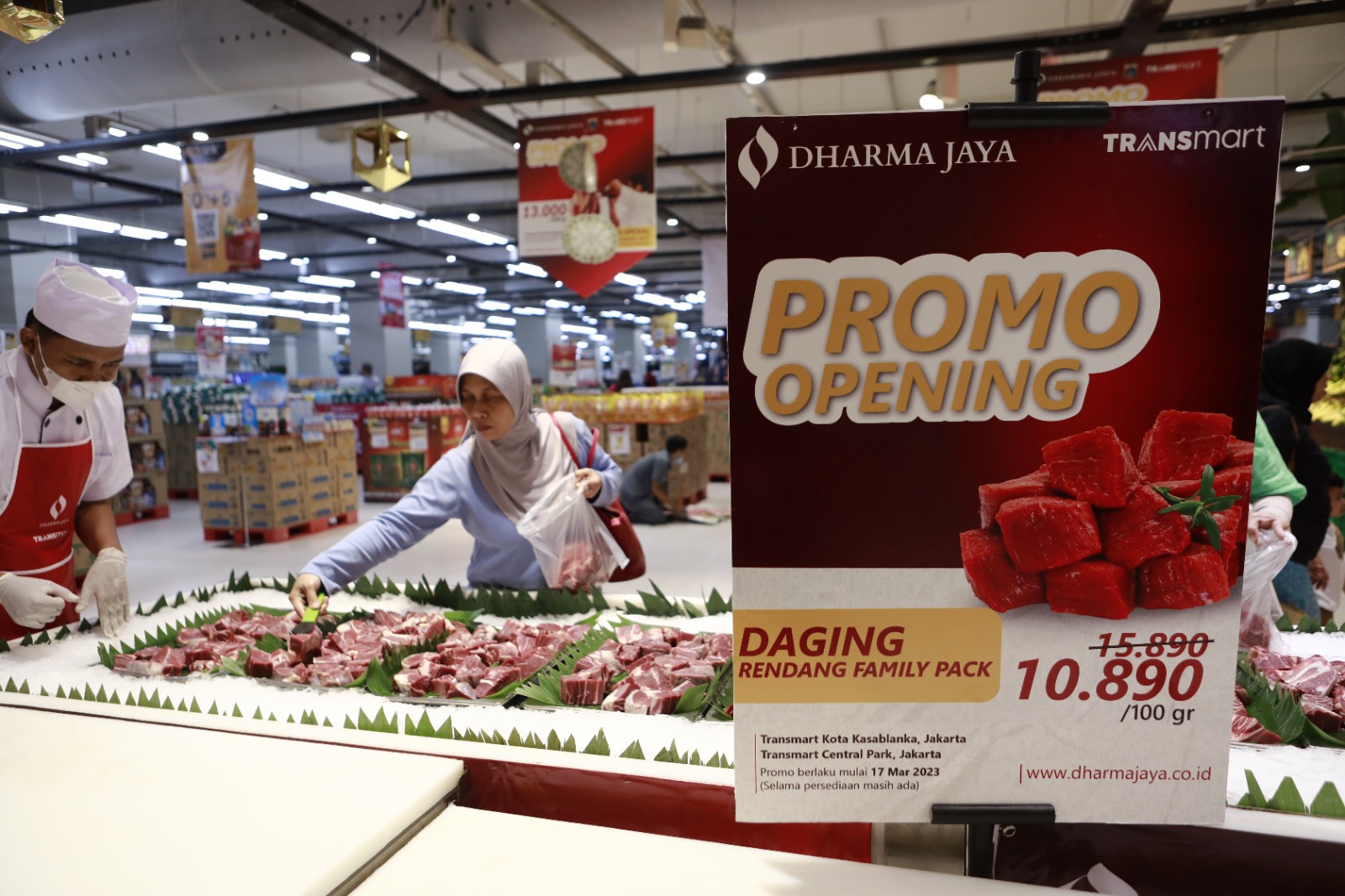 Getai daging Dharma Jaya di Transmart