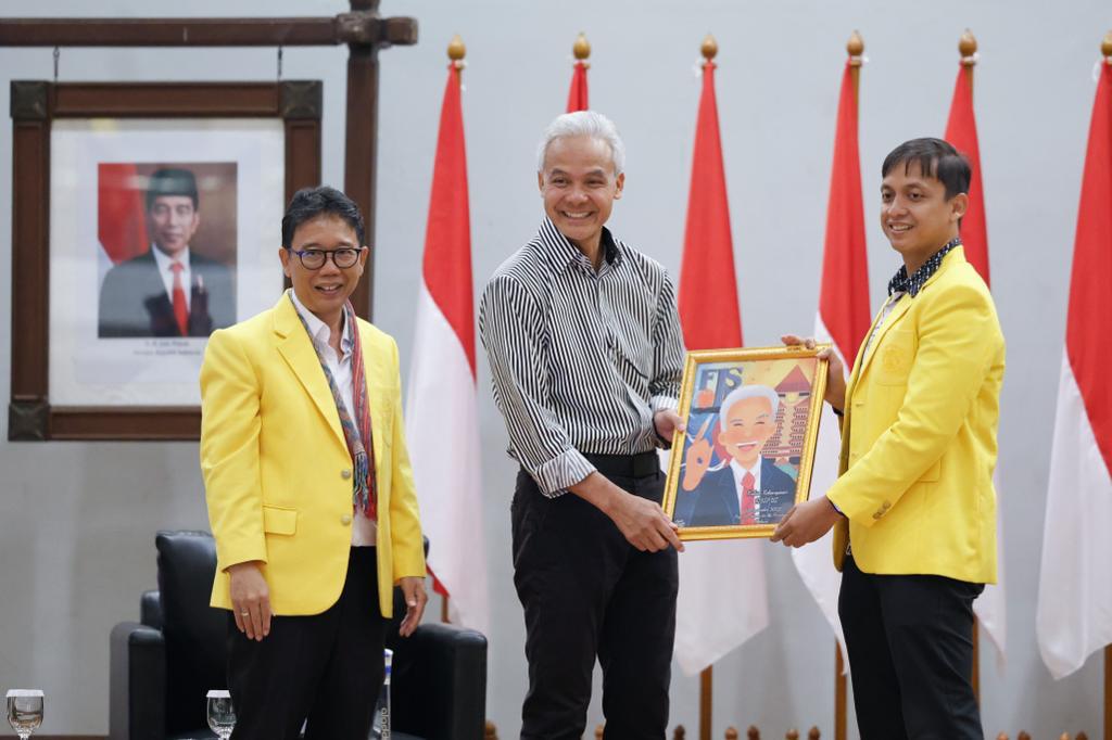 Bacapres Ganjar Pranowo setelag mengisi kuliah kebangsaan di FISIP UI