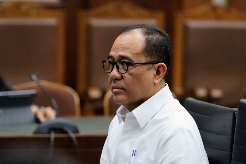 Majelis Hakim Pengadilan Tipikor menolak eksepsi Rafael Alun Trisambodo. Sidang dilanjutkan pekan depan dengan pemeriksaan saksi.