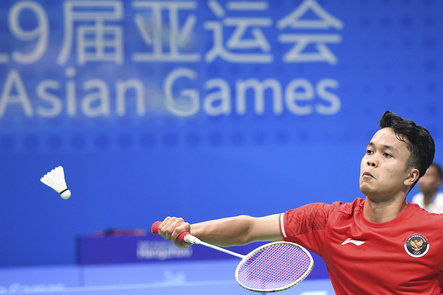 Pebulu tangkis tunggal putra Indonesia Anthony Sinisuka Ginting melaju ke babak kuarter final Asian Games 2022. 