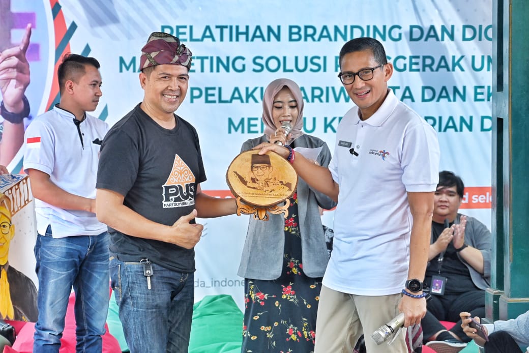 Sandiaga  Uno di pelatihan digital marketing di Solo, Jawa tengah