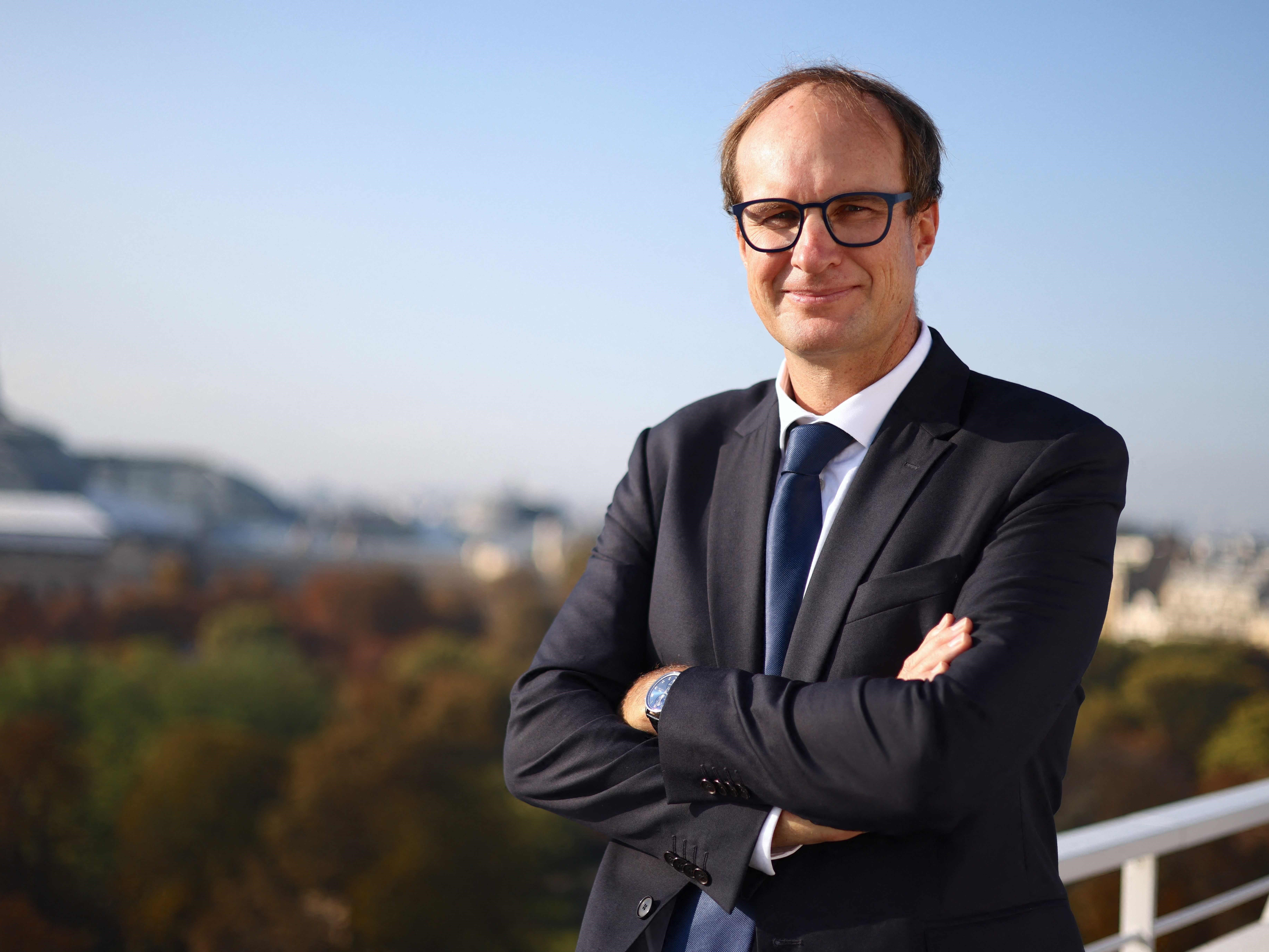 CEO dan pendiri Verkor Benoit Lemaignan berpose di Paris, sebelum mengumumkan penggalangan dana lebih dari 2 miliar euro.