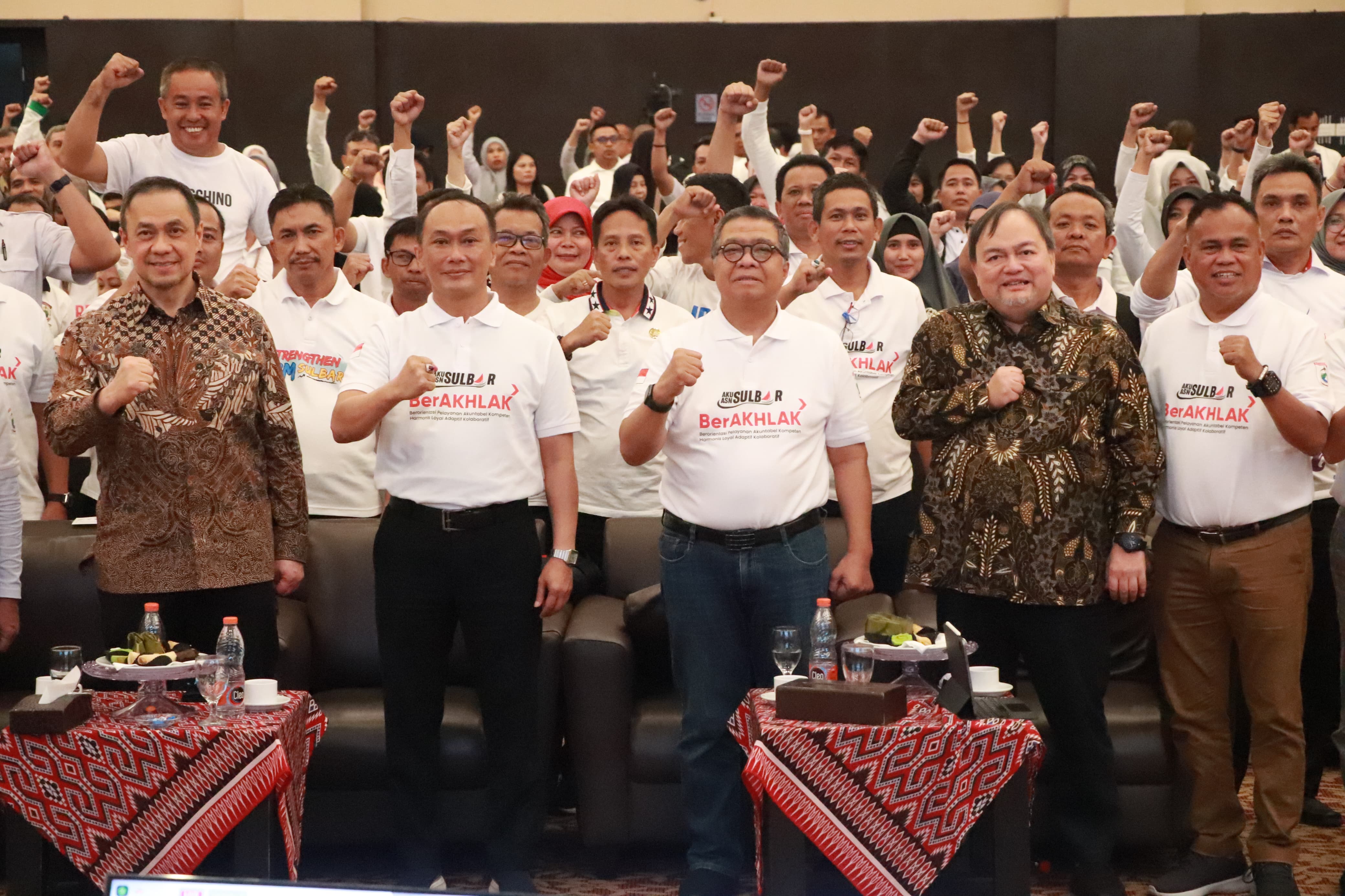 Acara Sarasehan Penguatan Nilai ASN BerAKHLAK yang digelar Pemprov Sulbar.