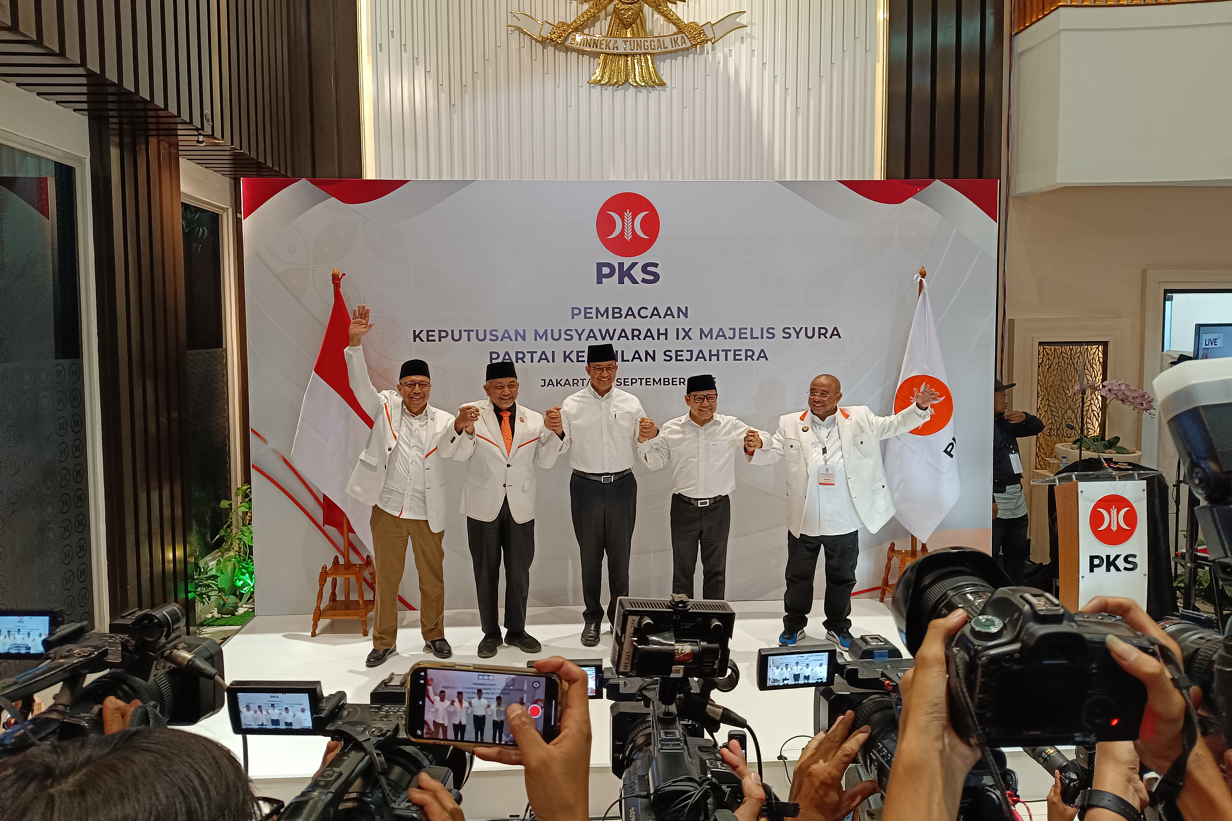 Bacapres-bacawapres Koalisi Perubahan untuk Persatuan Anies Baswedan (tengah) dan Muhaimin Iskandar (kedua kanan) serta petinggi PKS.