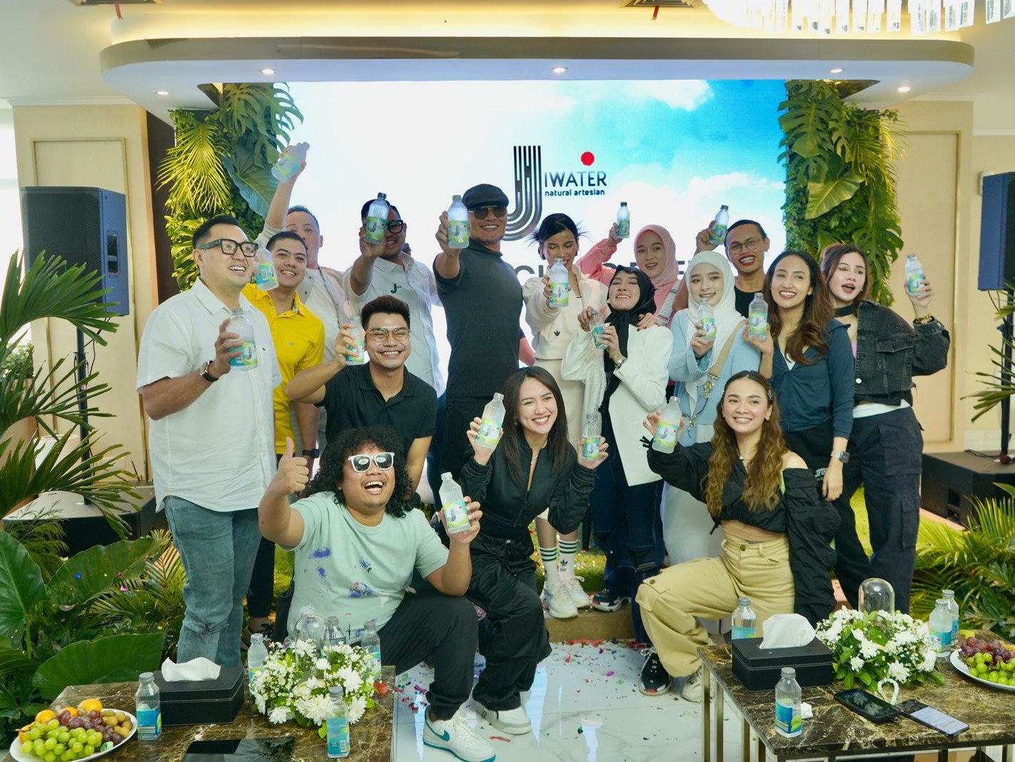 Jiwater diformulasikan dalam artesian water yakni air dari bawah lapisan bebatuan dalam tanah.