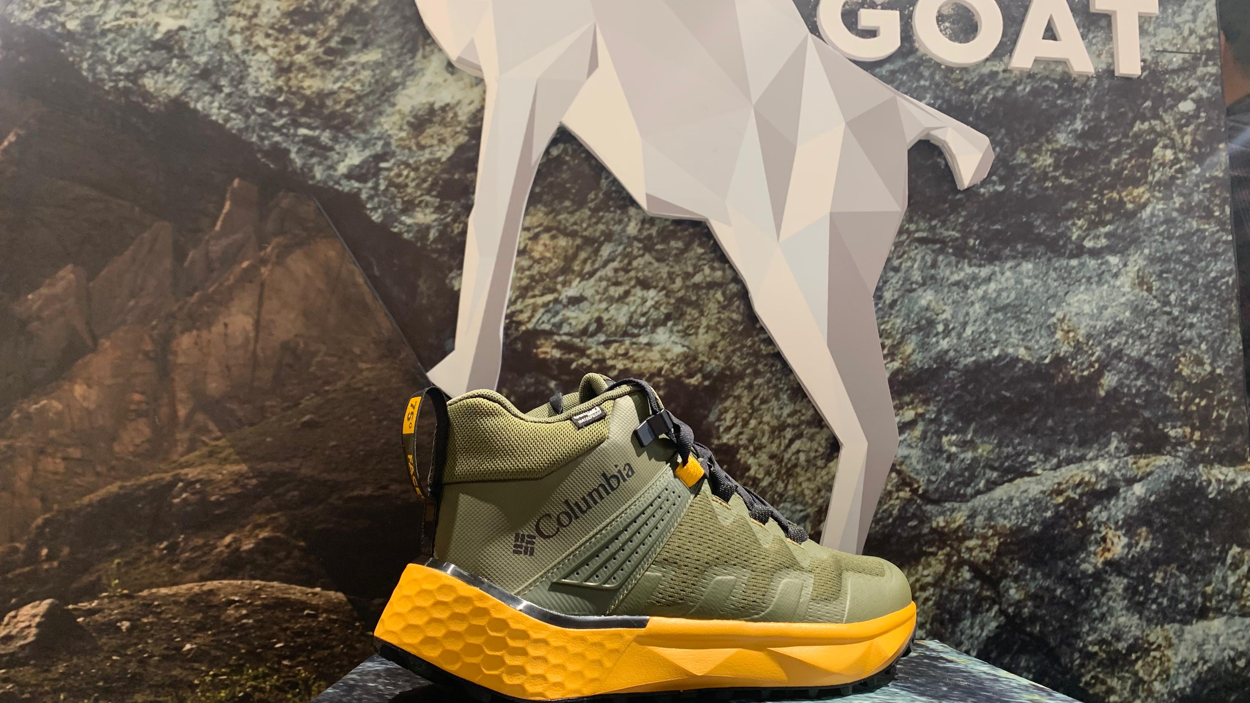 Rilis Facet 75 Mid, Columbia Sportswear Ajak Hiking ke Merbabu