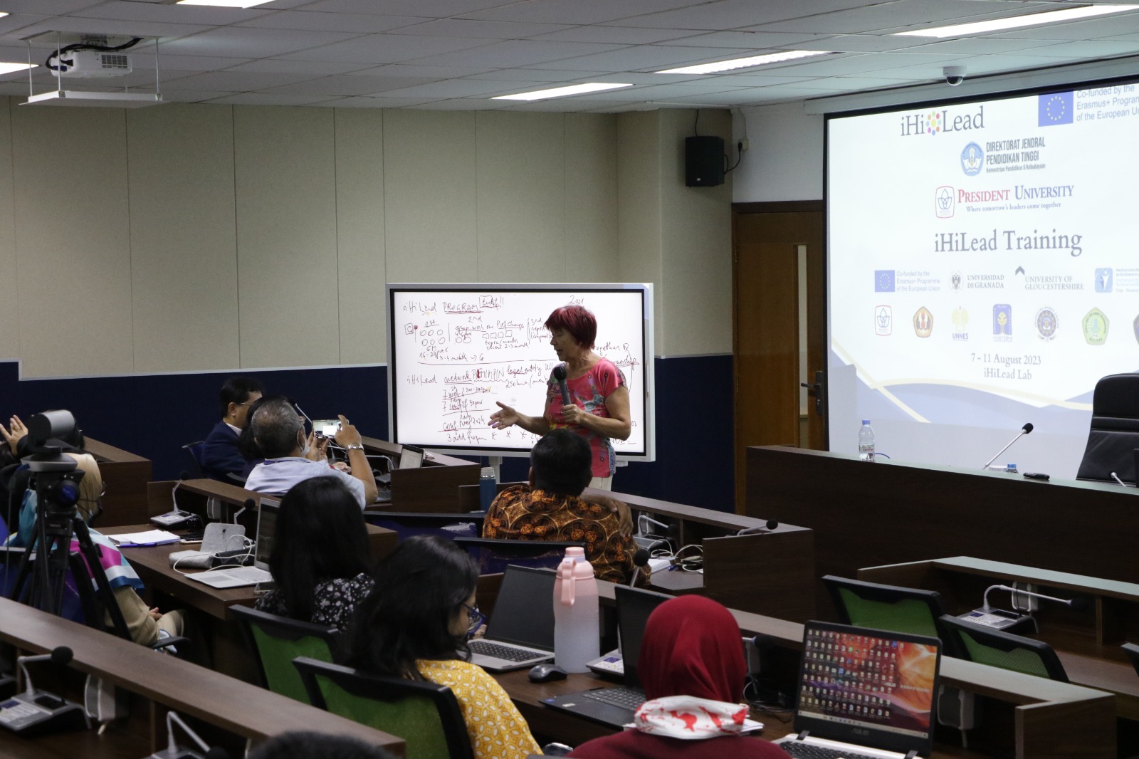 Presiden University gelar pelatihan kemampuan dasar Dunia Usaha Dunia Industri (DUDI)