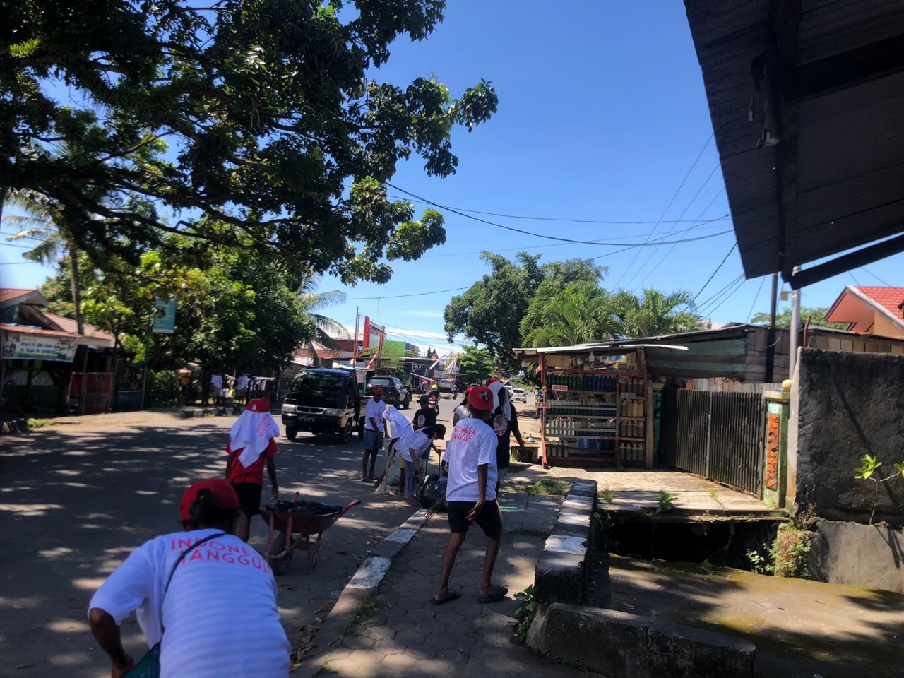 Kegiatan kerja baki kebersihan yang digelar Pandawa Papua