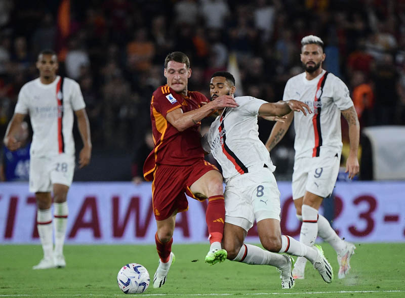 Tampil dengan 10 Pemain, Milan Pertahankan Awal 100 Persen di Roma