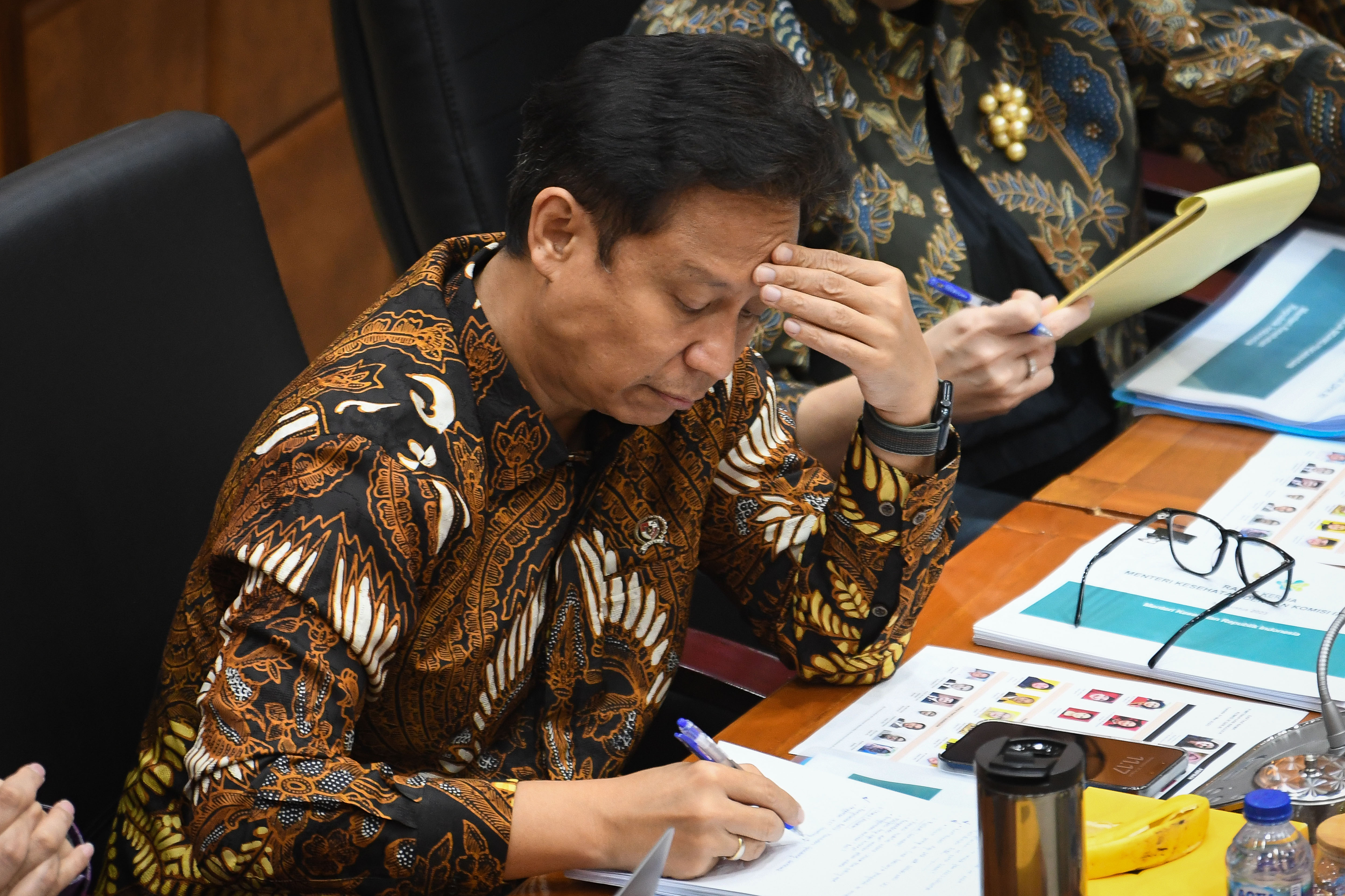 Menkes Budi Gunadi Sadikin saat raker dengan Komisi IX DPR membahas pencegahan dan penanganan dampak polusi udara pada kesehatan warga.