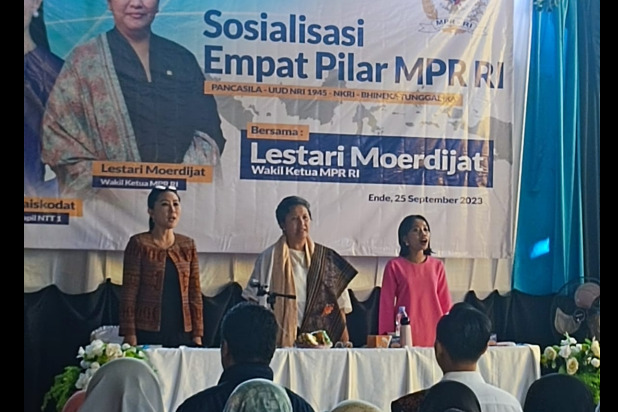 Wakil Ketua MPR lestari Moerdijat di acara Sosialisasi Empat Konsensus Kebangsaan di Aula SMA Mutmainah Ende.