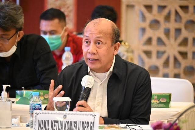  Wakil Ketua Komisi II DPR RI Saan Mustopa