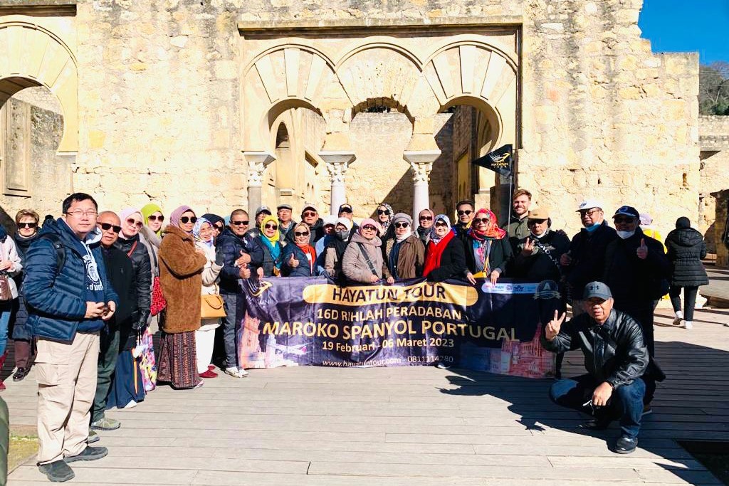 Umrah plus wisata halal mancanegara.