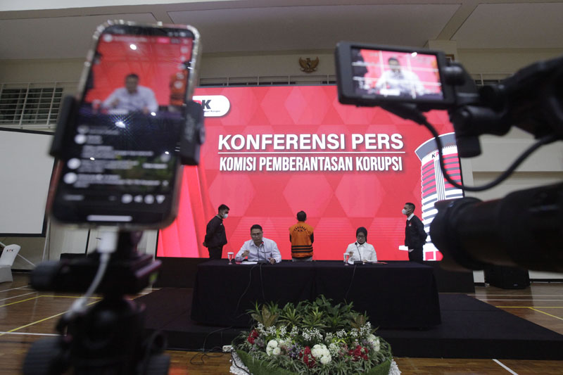 KPK akan tetap memproses Kuncoro Wibowo, meski ia mengaku tidak menerima uang terkait rasuah bansos beras.