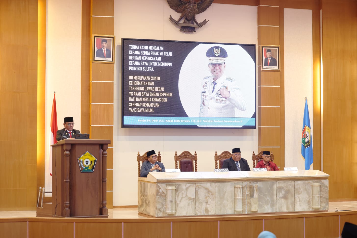 Penjabat Gubernur Sultra Andap Budhi Revianto memberikan sambutan di acara Sertijab Gubernur Sultra