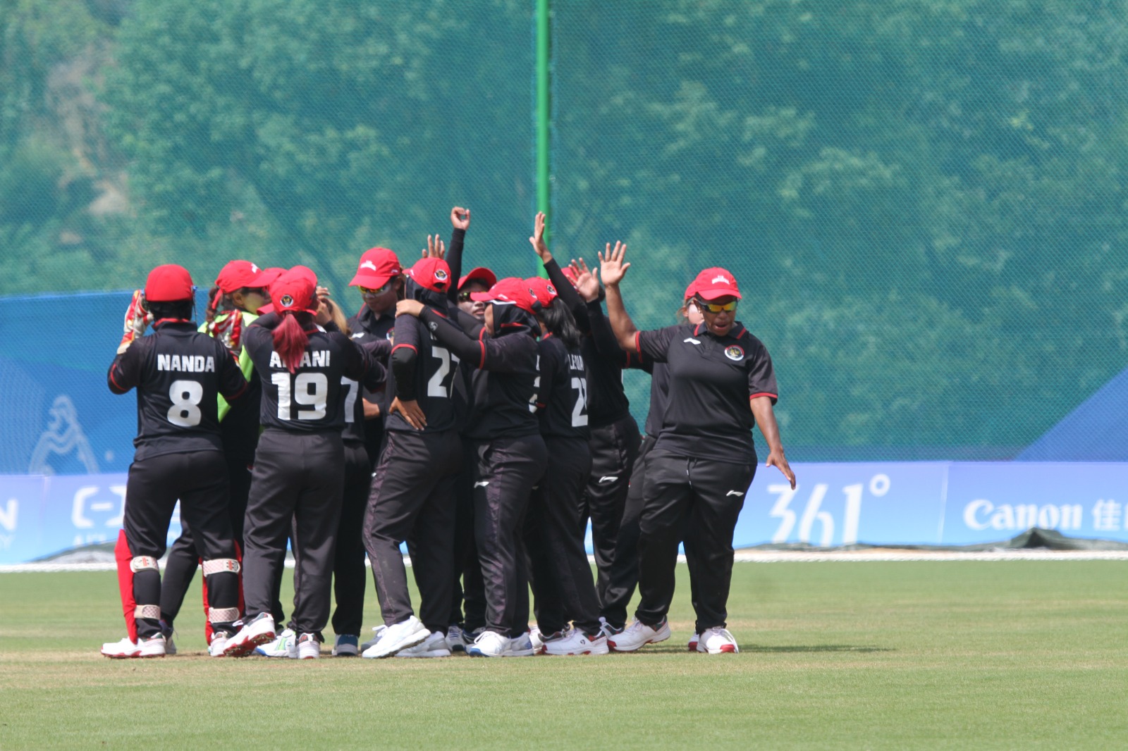 Tim kriket putri Indonesia tersisih dari babak perempat final tanpa melakoni pertandingan di Asian Games 2022. 