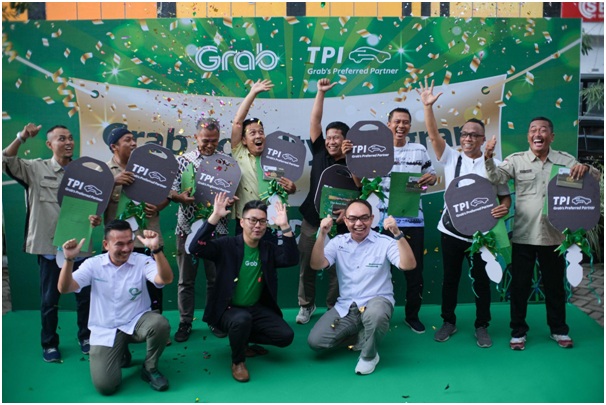 Setia Bergabung Program Loyalitas, 456 Mitra Pengemudi Grab Dapat Mobil 