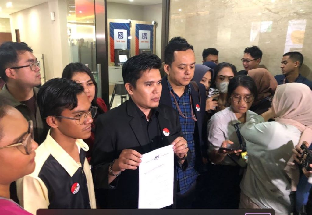 Puluhan artis hingga selebgram dilaporkan atas dugaan mempromosikan judi online.