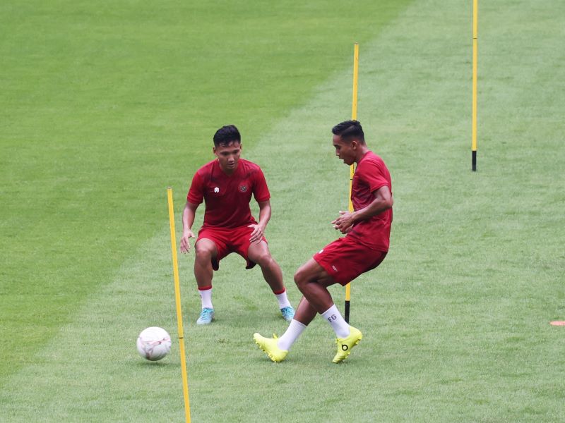 Dua pemain Persija, Rizky Ridho dan Syahrian Abimanyu mengikuti sesi latihan untuk Timnas Indonesia.