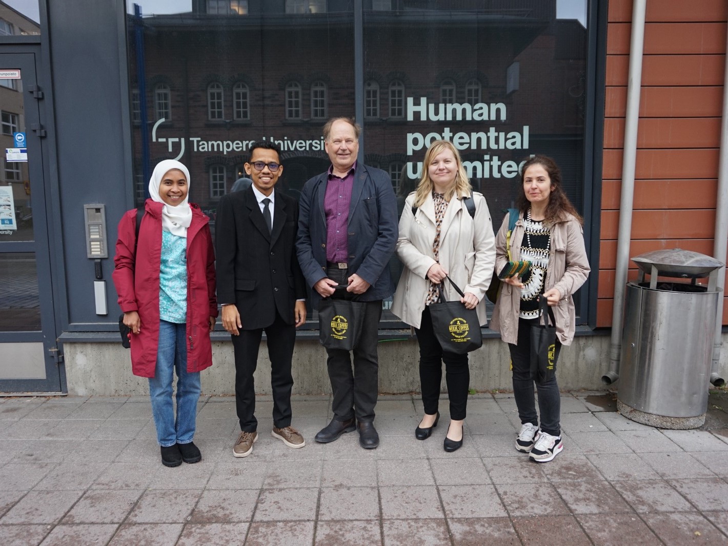 Guru Sekolah Sukma Bangsa Lhokseumawe, Zubir, mendapat undangan dari Tampere University, Finlandia.